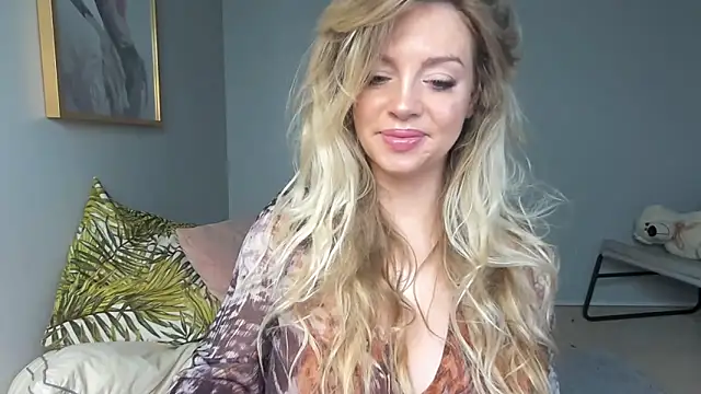 BelieveinEmliy online show from 2, 1, 2025