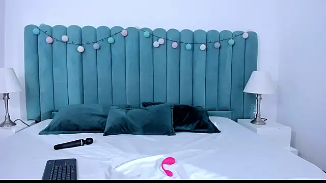 Snapshot of marianaaguii chatting on 30, 12, 2024 marianaaguii online show from 30, 12, 2024
