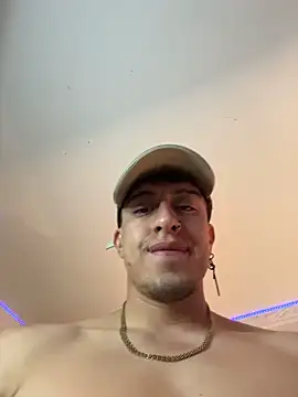 Snapshot of strongboy_ chatting on 13, 6, 2026 strongboy online show from 13, 6, 2026
