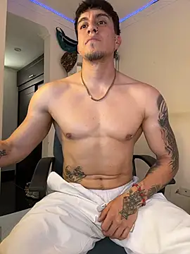 Snapshot of strongboy_ chatting on 23, 7, 2026 strongboy online show from 23, 7, 2026