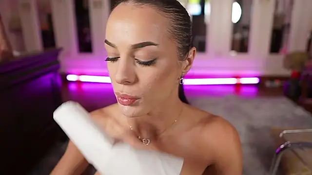 Snapshot of Katyerave chatting on 28, 1, 2025 Katyerave online show from 28, 1, 2025