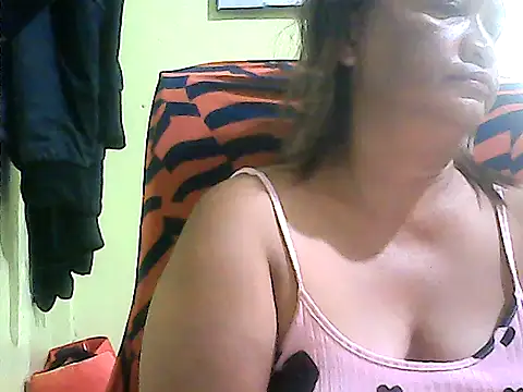 Snapshot of hott_scarlett chatting on 17, 7, 2026 hott scarlett online show from 17, 7, 2026