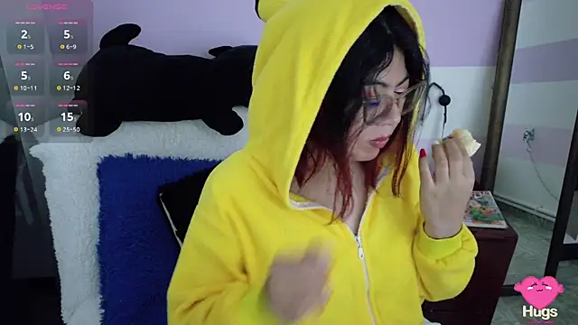 Catwhite  online show from 4, 10, 2025