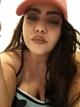 Snapshot of AriaRussell chatting on 7, 11, 2025 AriaRussell online show from 7, 11, 2025