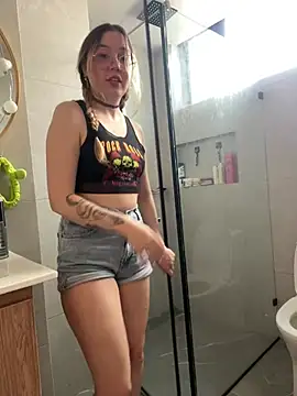 Snapshot of Darling_XXX chatting on 18, 12, 2024 Darling XXX online show from 18, 12, 2024