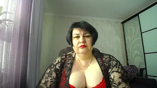 Snapshot of JuicyLady_Di chatting on 31, 5, 2026 JuicyLady Di online show from 31, 5, 2026