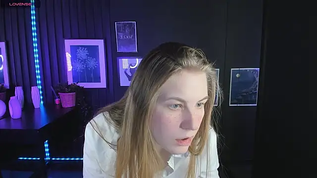 Snapshot of JadeSoft chatting on 22, 2, 2025 JadeSoft online show from 22, 2, 2025