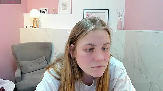 Snapshot of JadeSoft chatting on 2, 3, 2025 JadeSoft online show from 2, 3, 2025