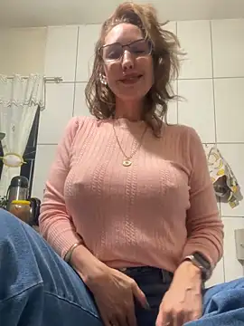 Snapshot of RAIRAsexy chatting on 28, 9, 2025 RAIRAsexy online show from 28, 9, 2025