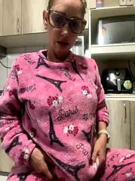 Snapshot of RAIRAsexy chatting on 24, 10, 2025 RAIRAsexy online show from 24, 10, 2025