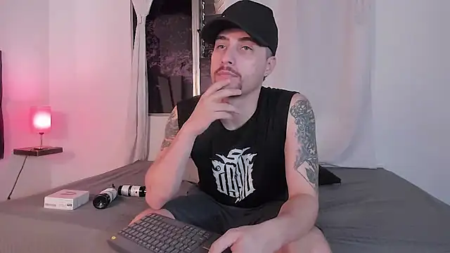Snapshot of Pleasure_Vibes23 chatting on 24, 2, 2025 Pleasure Vibes23 online show from 24, 2, 2025
