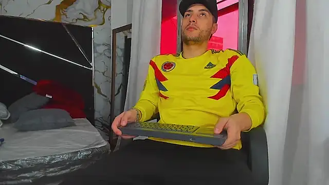 Snapshot of Pleasure_Vibes23 chatting on 20, 3, 2025 Pleasure Vibes23 online show from 20, 3, 2025