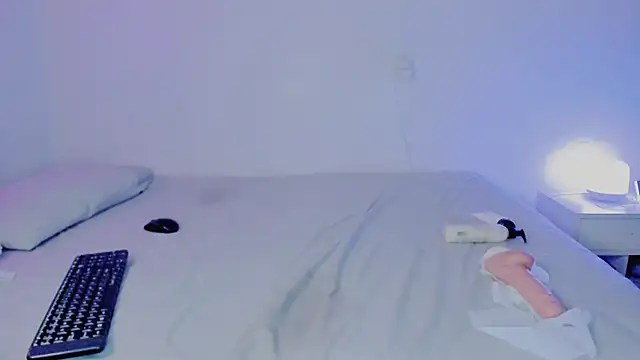 Snapshot of Amelia75 chatting on 30, 12, 2024 Amelia75 online show from 30, 12, 2024