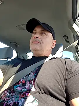 Snapshot of DigiSpankz chatting on 3, 11, 2025 DigiSpankz online show from 3, 11, 2025