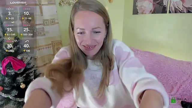 Snapshot of Queenymel chatting on 4, 12, 2024 Queenymel online show from 4, 12, 2024