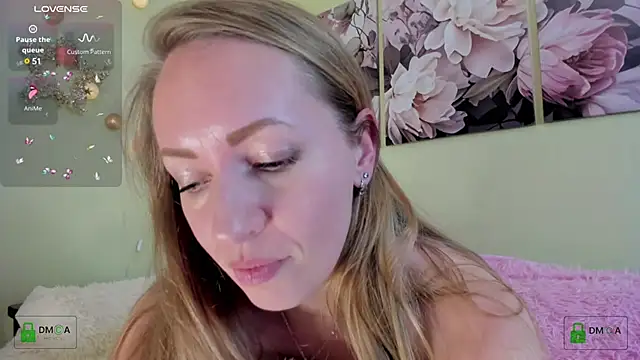 Snapshot of Queenymel chatting on 8, 12, 2024 Queenymel online show from 8, 12, 2024