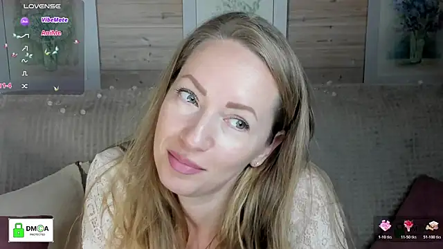 Snapshot of Queenymel chatting on 5, 11, 2025 Queenymel online show from 5, 11, 2025