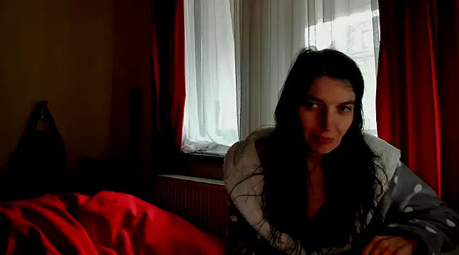 Snapshot of AliceisHome chatting on 5, 1, 2025 AliceisHome online show from 5, 1, 2025