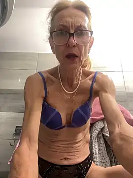 Snapshot of adella13 chatting on 13, 12, 2024 adella13 online show from 13, 12, 2024