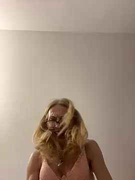 Snapshot of adella13 chatting on 19, 1, 2025 adella13 online show from 19, 1, 2025