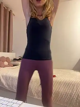 Snapshot of adella13 chatting on 20, 2, 2025 adella13 online show from 20, 2, 2025