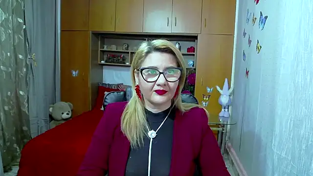 LucilleFenlys online show from 31, 1, 2025