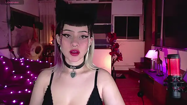 Aquamarinebubble online show from 28, 1, 2025