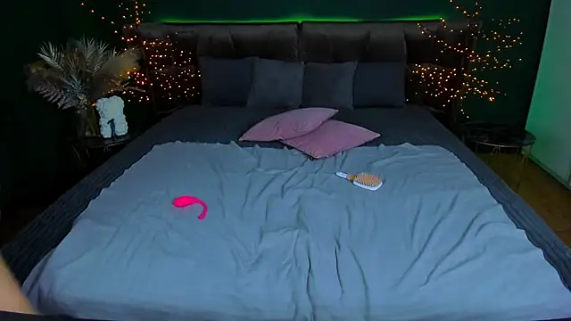 Kamilla Hot online show from 21, 11, 2025