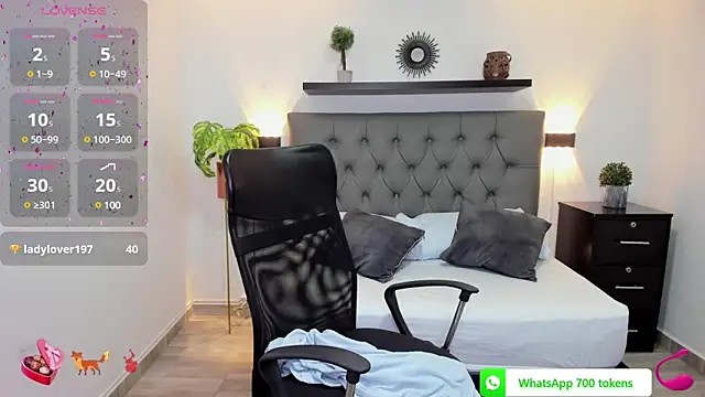 Snapshot of isabella_florez chatting on 5, 3, 2025 isabella florez online show from 5, 3, 2025