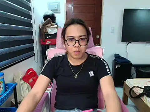 Snapshot of Your_PrettyGirlxxx chatting on 18, 3, 2026 Your PrettyGirlxxx online show from 18, 3, 2026