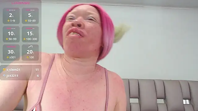 Kittywhiteass online show from 15, 11, 2025