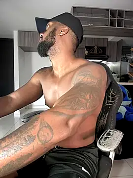 Snapshot of blackdrey18 chatting on 22, 9, 2025 blackdrey18 online show from 22, 9, 2025