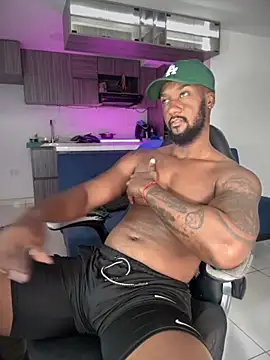 Snapshot of blackdrey18 chatting on 4, 10, 2025 blackdrey18 online show from 4, 10, 2025