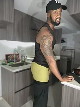 Snapshot of blackdrey18 chatting on 21, 10, 2025 blackdrey18 online show from 21, 10, 2025