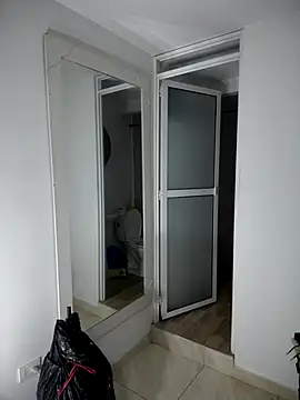 Snapshot of blackdrey18 chatting on 21, 11, 2025 blackdrey18 online show from 21, 11, 2025