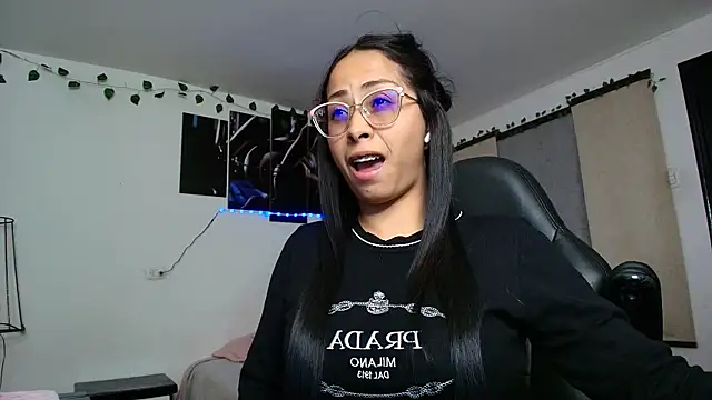 yesie hot online show from 13, 6, 2026