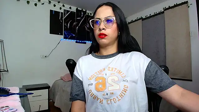 yesie hot online show from 17, 6, 2026