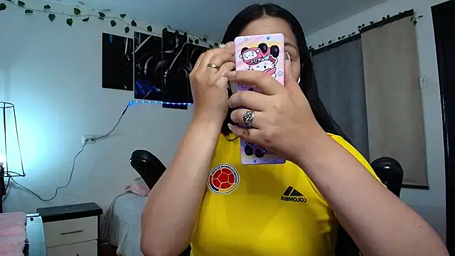 yesie hot online show from 18, 6, 2026