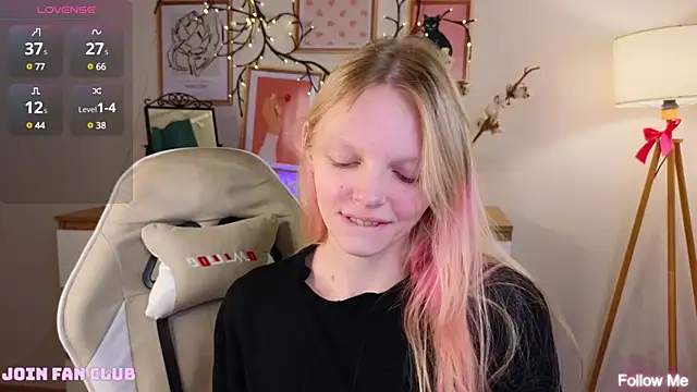 Snapshot of evangel1ne chatting on 23, 1, 2025 evangel1ne online show from 23, 1, 2025