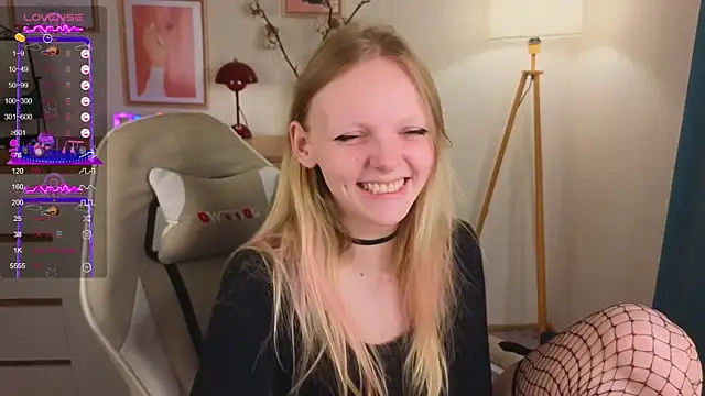 Snapshot of evangel1ne chatting on 10, 10, 2025 evangel1ne online show from 10, 10, 2025