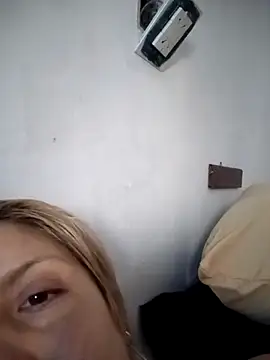 Snapshot of La_pauli_latina chatting on 8, 6, 2026 La pauli latina online show from 8, 6, 2026