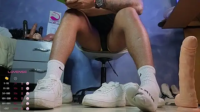 Snapshot of TomLover_12 chatting on 27, 2, 2026 TomLover 12 online show from 27, 2, 2026