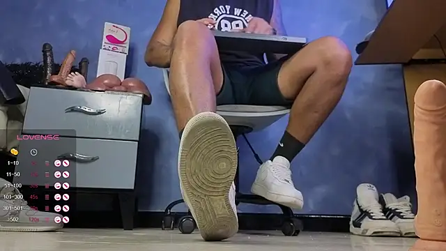 Snapshot of TomLover_12 chatting on 28, 2, 2026 TomLover 12 online show from 28, 2, 2026