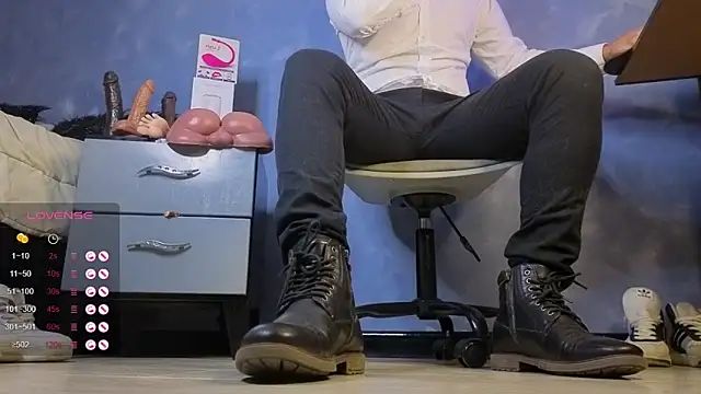 Snapshot of TomLover_12 chatting on 2, 3, 2026 TomLover 12 online show from 2, 3, 2026