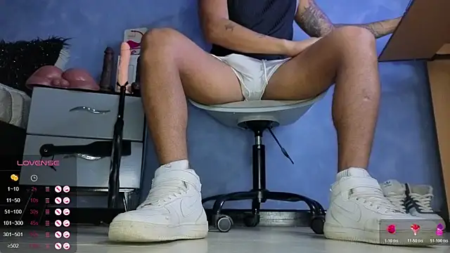 Snapshot of TomLover_12 chatting on 10, 4, 2026 TomLover 12 online show from 10, 4, 2026