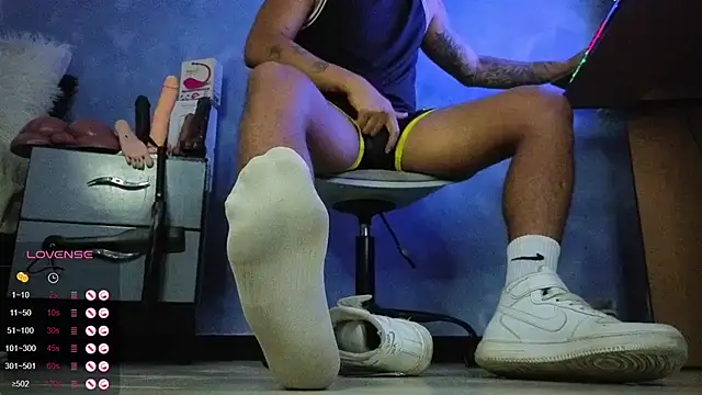 Snapshot of TomLover_12 chatting on 14, 4, 2026 TomLover 12 online show from 14, 4, 2026