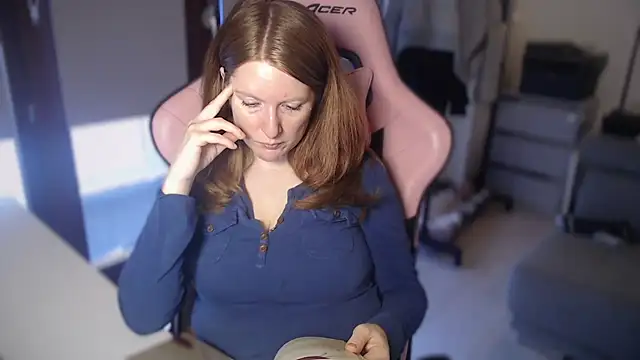 Snapshot of Exotic-Desire chatting on 4, 11, 2025 Exotic-Desire online show from 4, 11, 2025