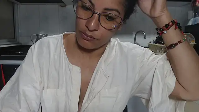 Snapshot of kateleyagrey chatting on 11, 10, 2025 kateleyagrey online show from 11, 10, 2025
