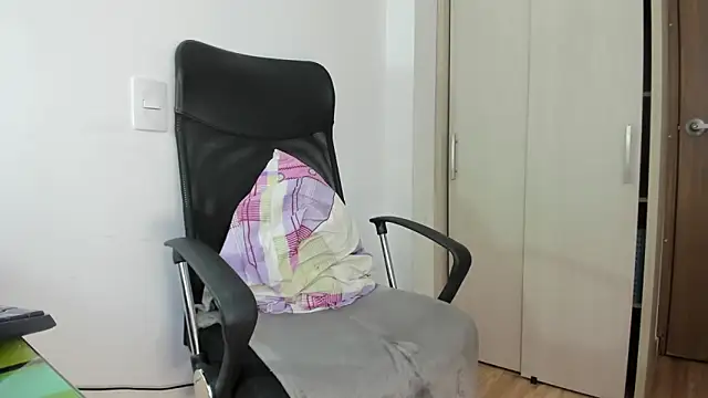 Snapshot of curly__blue chatting on 19, 3, 2026 curly blue online show from 19, 3, 2026