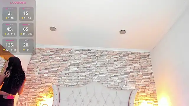 Snapshot of Lucia-sex chatting on 8, 1, 2025 Lucia-sex online show from 8, 1, 2025